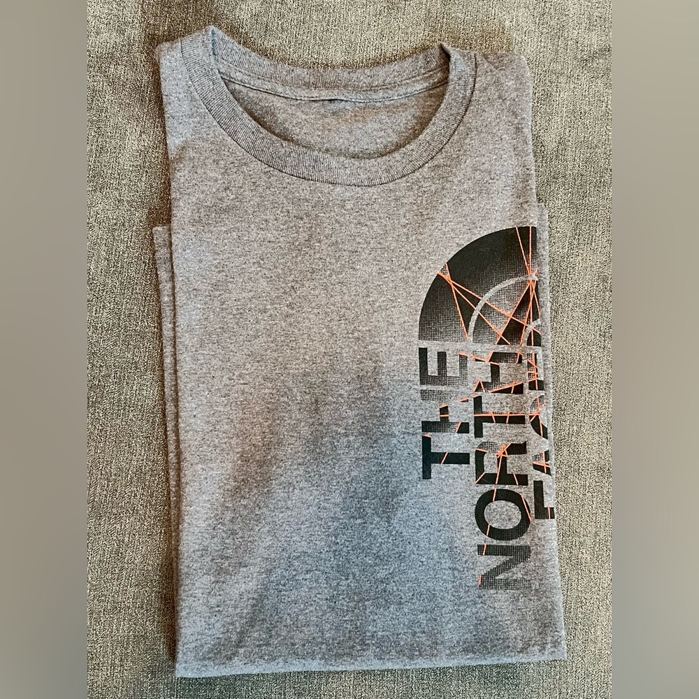 The North Face Gray Short Sleeve Graphic Tee Heathered Crew Neck Logo T-Shirt